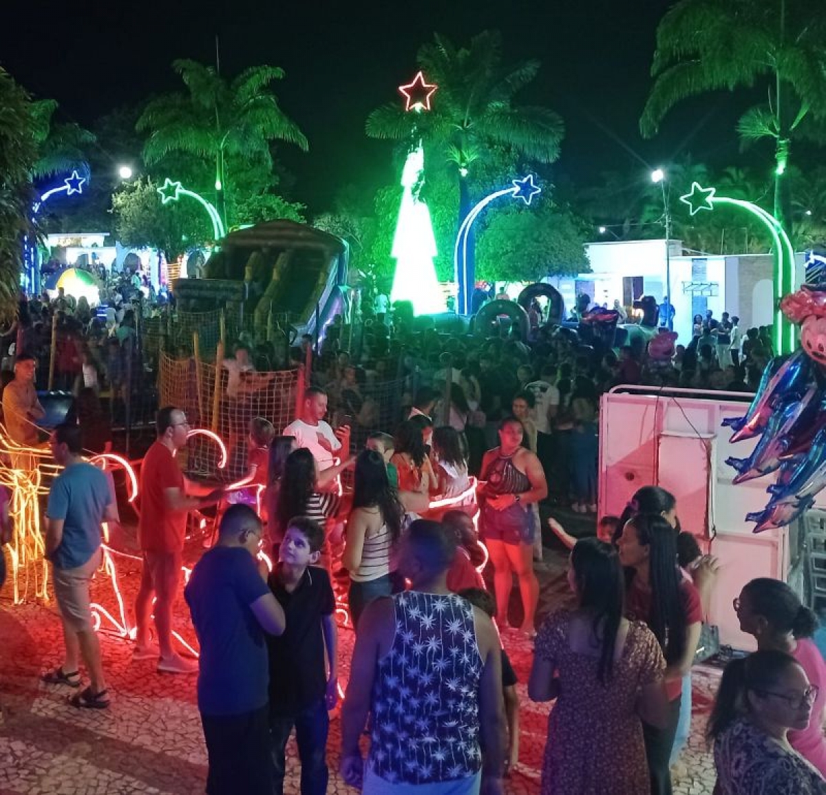 Abertura do Natal Novo tempo aconteceu nesta quarta-feira (11)  em Caetité — imagem 13